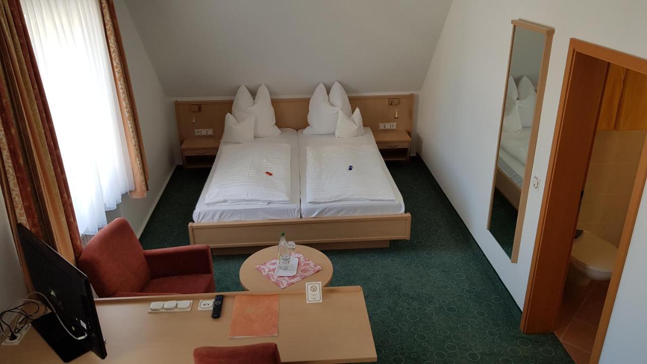 Hotel Gasthof Specht アイヒャッハ エクステリア 写真