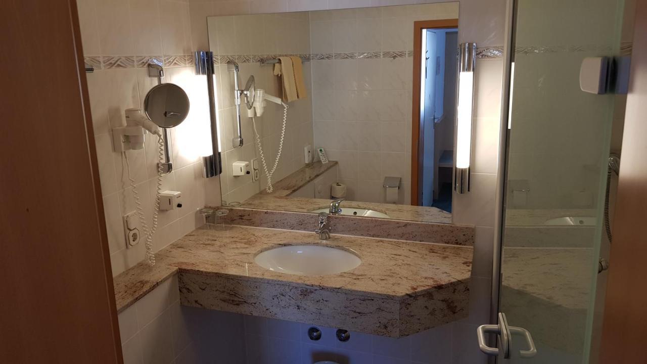 Hotel Gasthof Specht アイヒャッハ エクステリア 写真